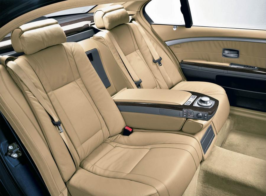 BMW 7-Series L 2003 года  (фото 37 из 61)